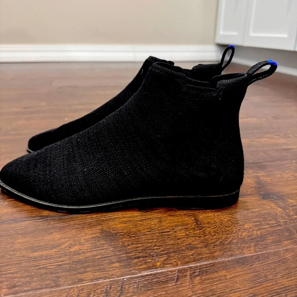 ROTHY'S Merino Wool Black Slip-On Chelsea Ankle Booties Women's SZ 8 - Picture 1 of 6